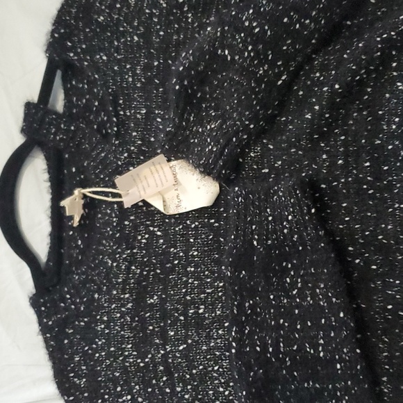 Hen & thread Sweater  size s black and white color little bit more long  back - Picture 12 of 12